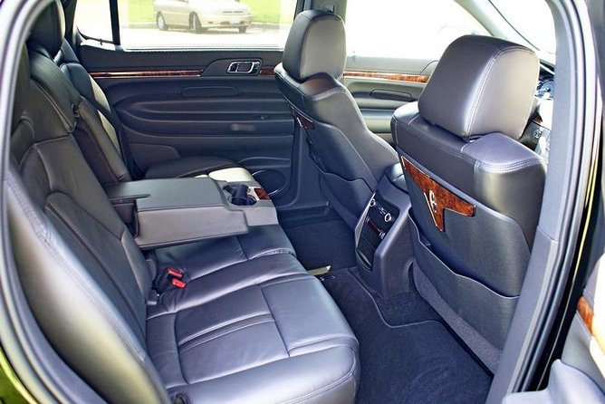 One-Way Private Transfer From Downtown Chicago to MDW by Sedan - Booking Your Transfer