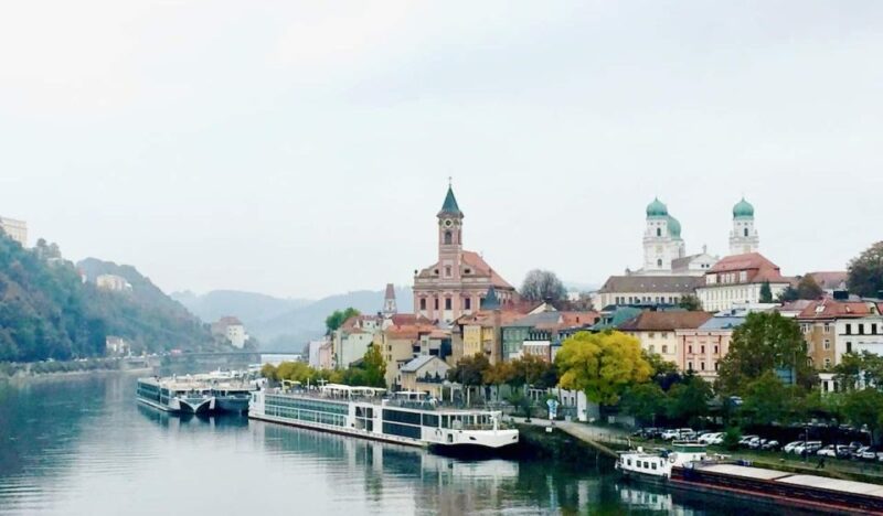 One Way Private Transfer Passau to Prague via ČEský Krumlov - Highlights