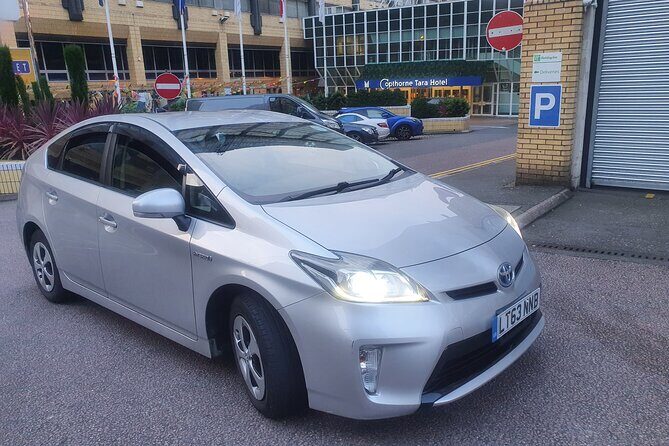 One Way Taxi Transfer from Gatwick Airport to Heathrow Airport - What’s Included and What Costs Extra