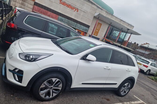 One Way Taxi Transfer from Gatwick Airport to Heathrow Airport - Who Would Benefit Most from This Transfer?