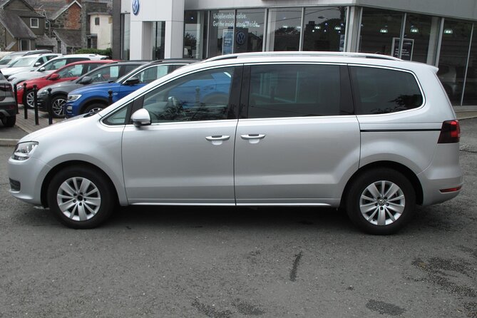 One Way Taxi Transfer From London to Gatwick Airport - Confirmation and Accessibility