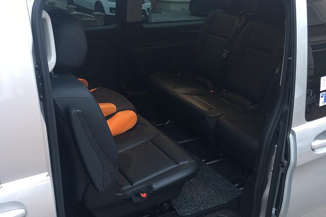 One-Way Taxi Transfer From Stansted Airport to London - Tailored Transportation Experience