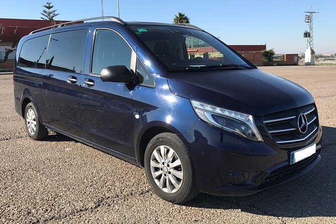 One-way transfer by minivan from Seville Airport to hotel in Seville Center - Key Points