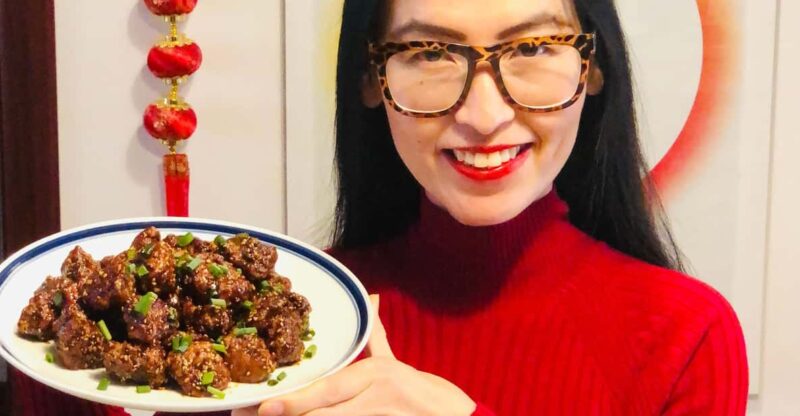 Online Cooking Class Sesame Chicken by Chef Sunflower Li - Instructor & Experience