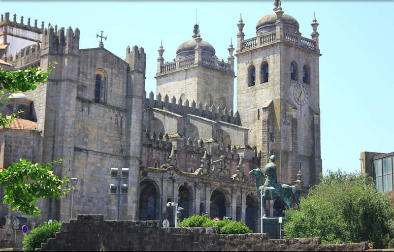 Oporto: The #1 Tour in Oporto, up to 19 people - FAQs