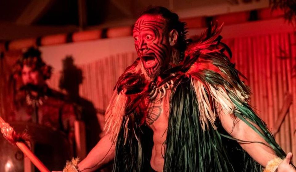 Orlando: Polynesian Fire Luau With Dinner and Live Show - Premium Beverage Options Available