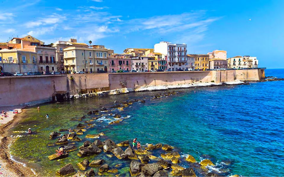 Ortigia Private Walking Tour With Photographer - Key Points