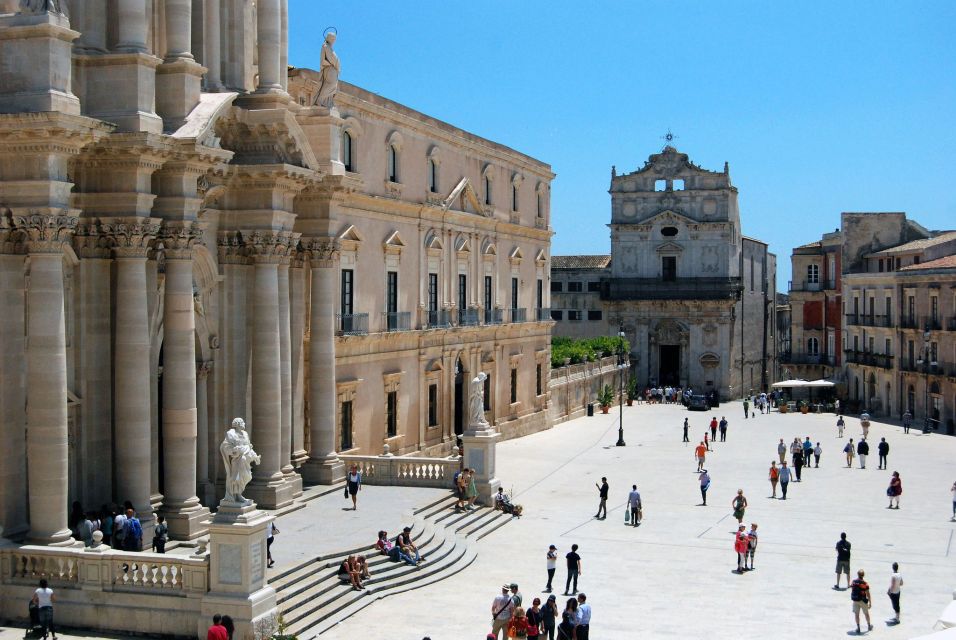 Ortigia Private Walking Tour With Photographer - Group Size and Availability
