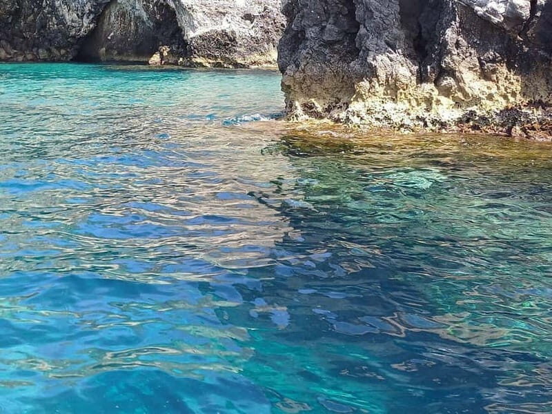 Ortigia: tour delle grotte marine in barca - The Sum Up