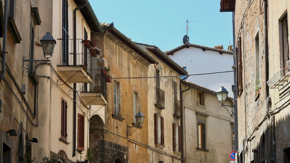 Orvieto: Guided Walking Tour of Underground Orvieto - Descending St. Patricks Well