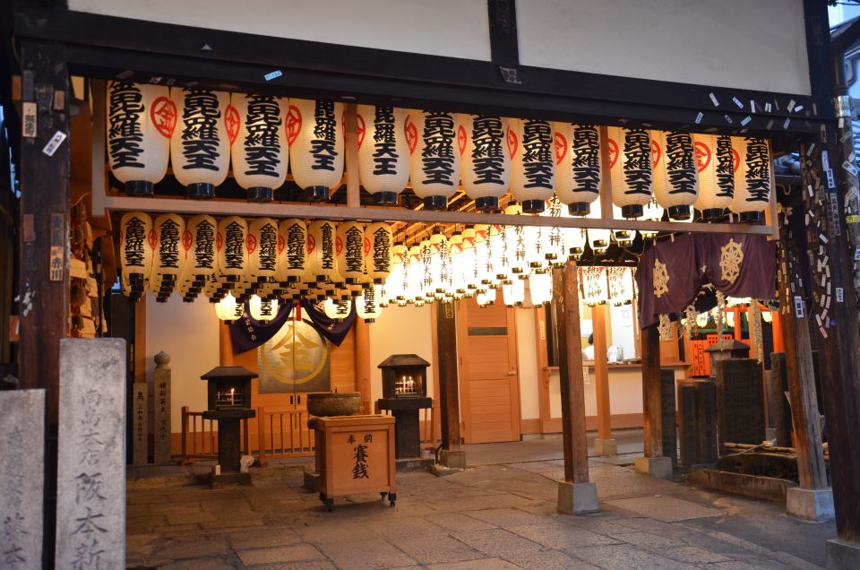 Osaka: Food Tour at Night With Tastings - Izakaya Experience