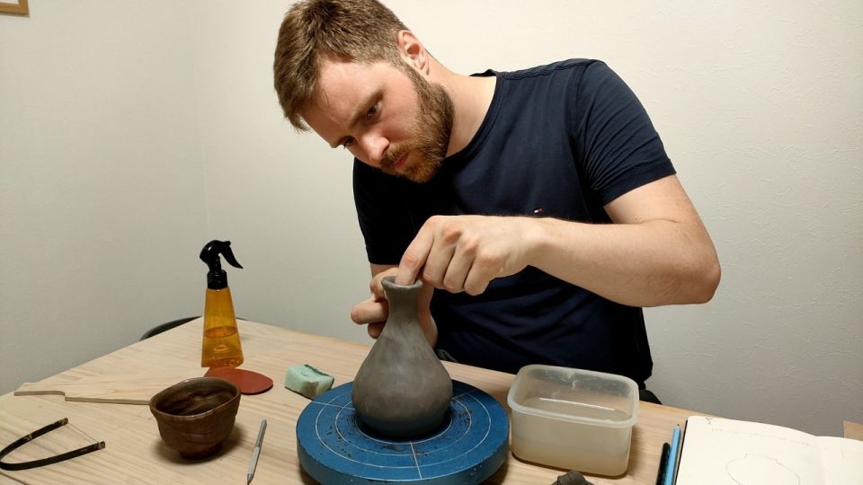 Osaka: Private Workshop on Traditional Japanese Ceramics - Clay and Glazes