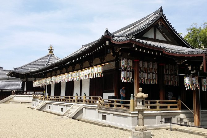 Osakas Best and Brightest by Private Vehicle - Private Vehicle Experience