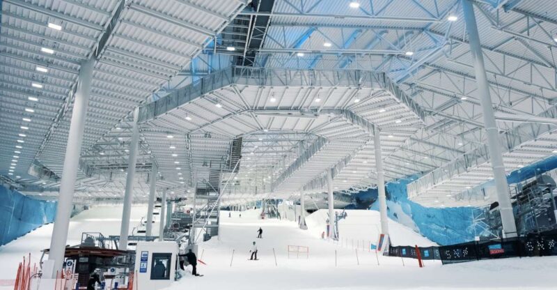 Oslo: Day Pass for Downhill Skiing at SNØ Ski Dome - Facilities and Activities