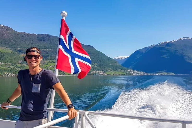 Oslo Old Town Walking Tour and Fjord Cruise Tickets - Discovering Oslo’s Old Town: A Walk Through History