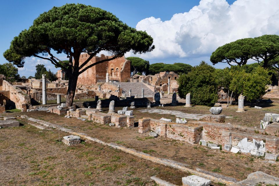 Ostia Antica Guided Tour With Local Archaeologist - Forum and Private Homes