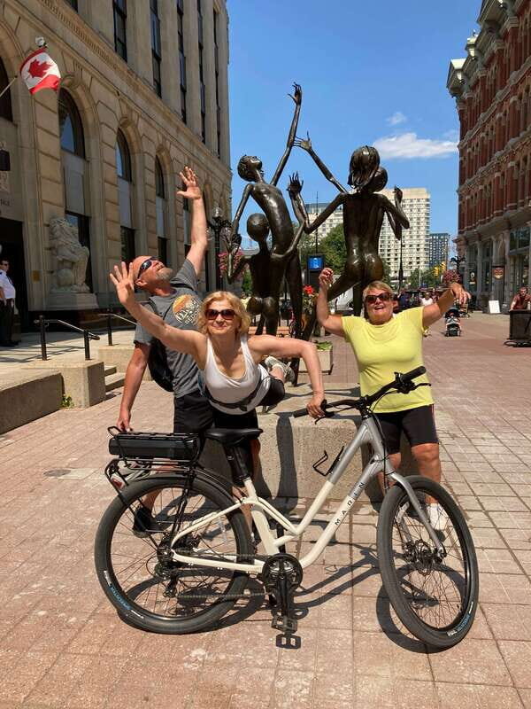 Ottawa: 2 or 3.5-Hour Guided Bike Tour with a Local Guide - The Sum Up