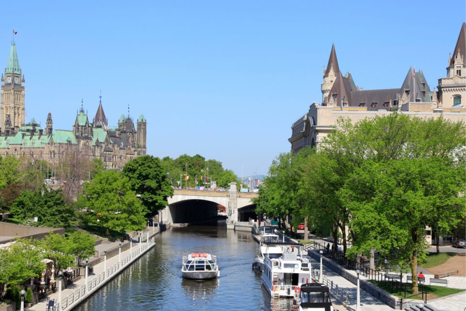 Ottawa: City Exploration Game and Tour - Key Points