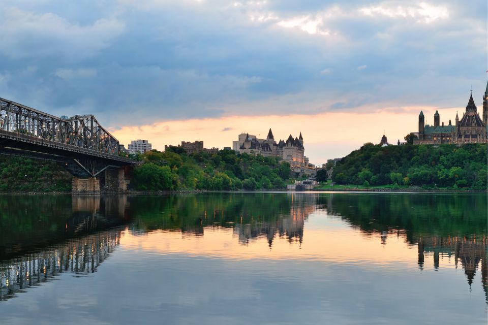 Ottawa: City Exploration Game and Tour - Downloading the App
