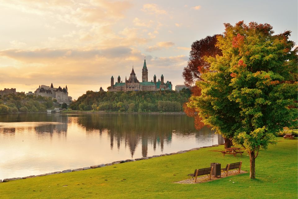 Ottawa: City Exploration Game and Tour - Logistics and Requirements