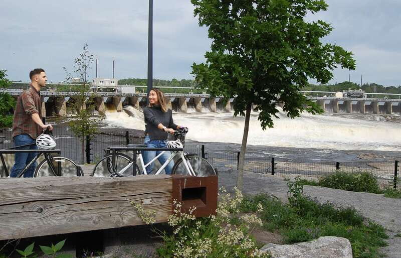 Ottawa: Guided Bike Tour through Ottawa and Gatineau - What the Reviews Say