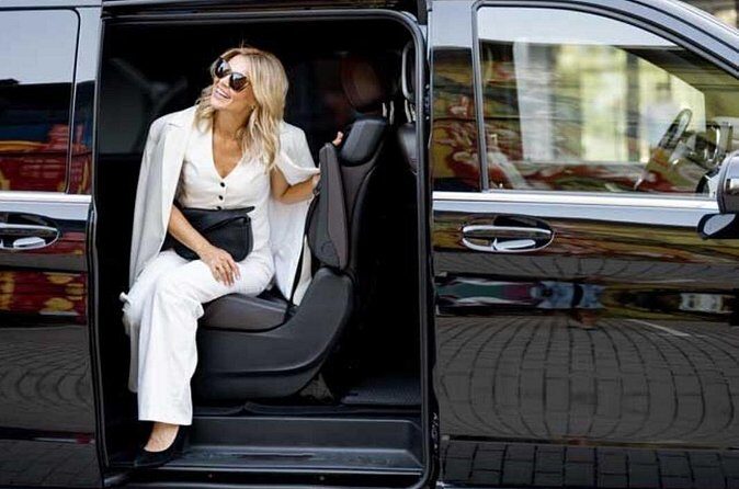 Ottawa Private Car and Guide Service - The Booking Process and Practical Considerations