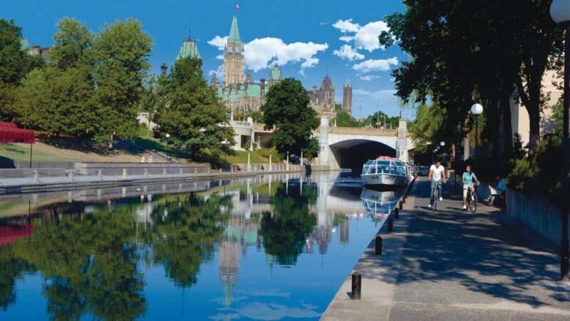 Ottawa: Private Guided City Tour from Montreal - Key Points