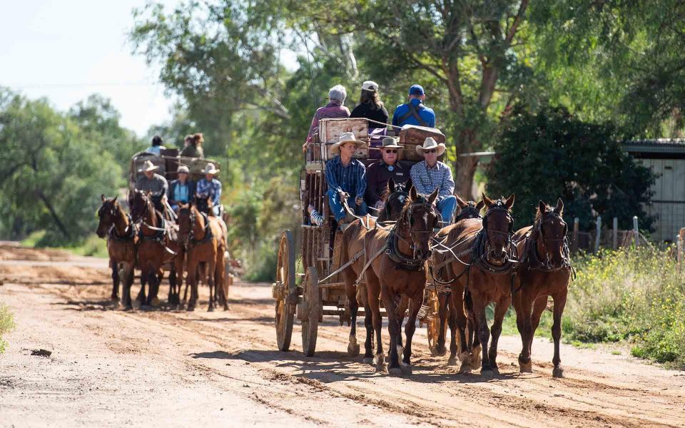 Outback Queensland: Unleashing Longreach Holiday 6-days - Key Points