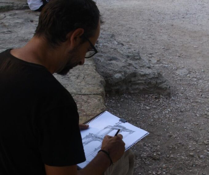 Outdoor Drawing Class in the Old Center of Athens - What to Bring