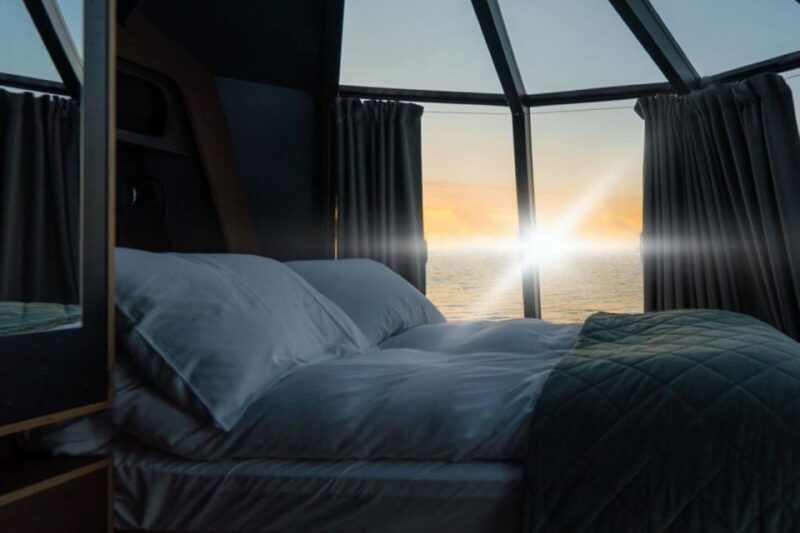 Overnight Adventure AuroraHut at Fjallsarlon - Key Points