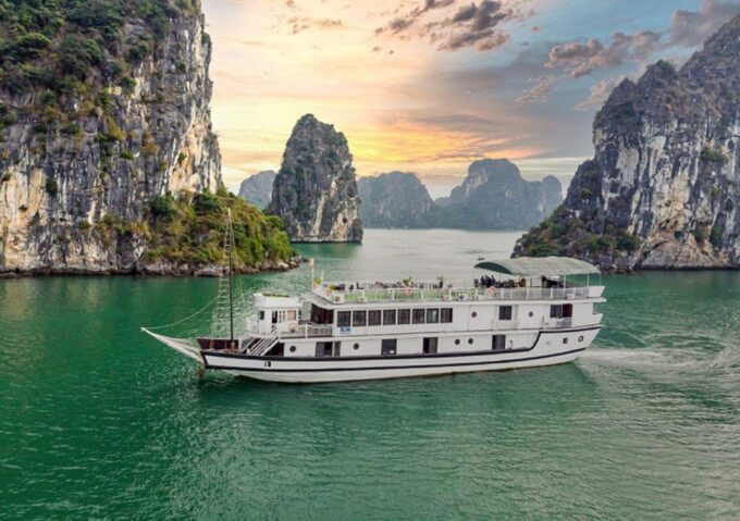 Overnight at Ha Long Bay Cruise 2D1N 5 Stars Cruise - Tips for Travelers