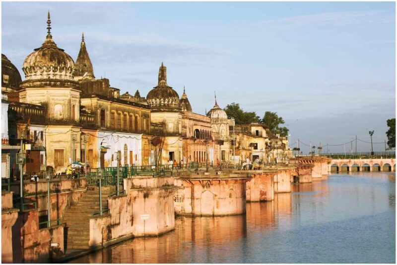 Overnight Ayodhya Tour From Delhi With Return Flight - Day 1: Arrival and Sightseeing