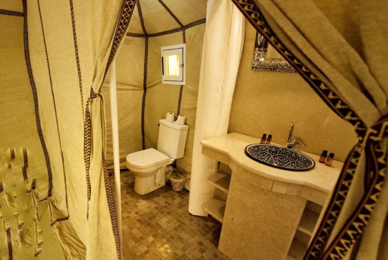 Overnight in Luxury Tent in Desert Camp Erg Chebbi Merzouga - Included Amenities and Accessibility