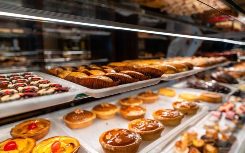 Oviedo : Tour with tasting of Moscovitas and other Asturian sweets - Key Points