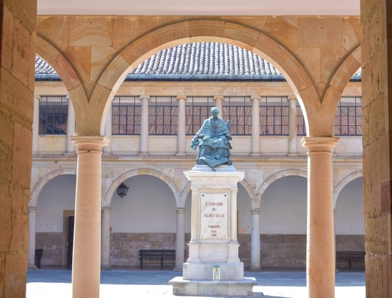 Oviedo: Visit to the Origins of Oviedo - Taking in the Plaza Del Fontán