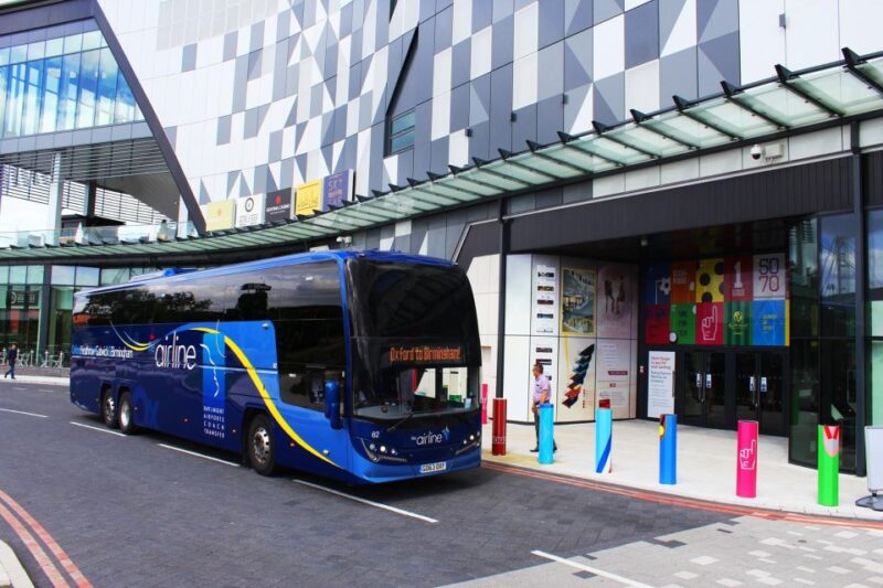 Oxford: Bus Transfer To/From London Gatwick Airport - Booking and Meeting Point