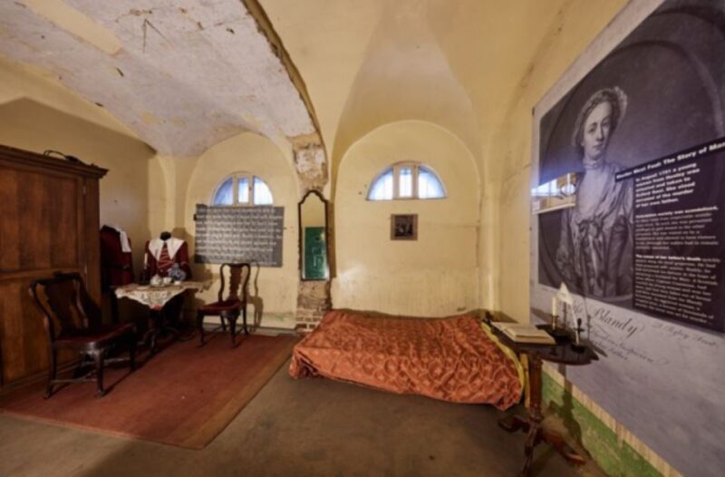Oxford Castle and Prison: Guided Tour - Exploring St. Georges Tower