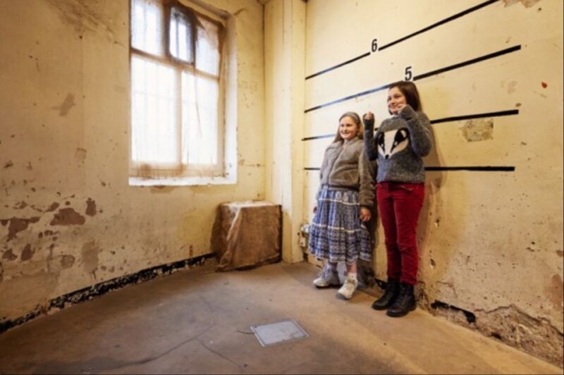 Oxford Castle and Prison: Guided Tour - Descending Into the Crypt