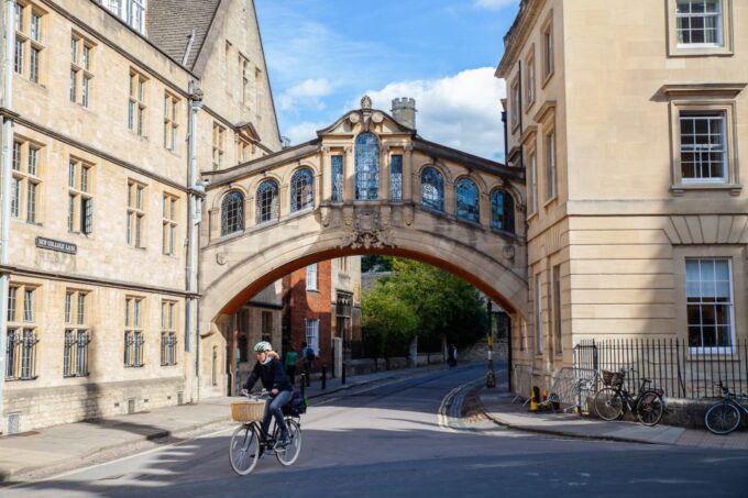 Oxford: City Bike Tour With Student Guide - Bike Tour Logistics and Inclusions