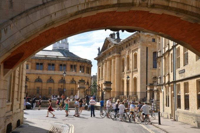 Oxford: City Bike Tour With Student Guide - Positive Customer Experiences
