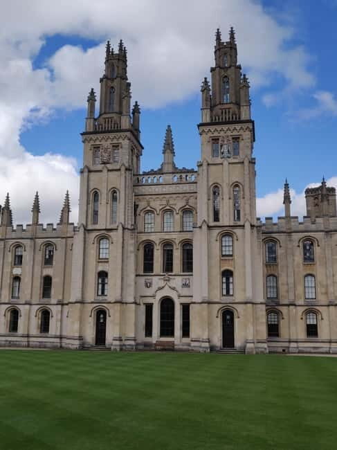 Oxford: Private Guided Walking Tour of University and City - Additional Information and Tips