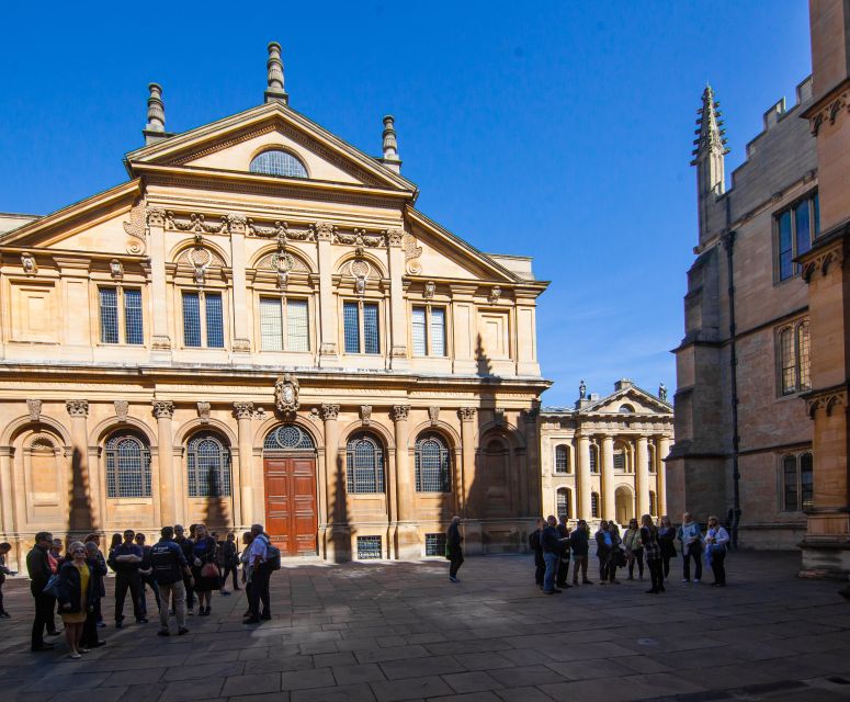 Oxford: Private Walking Tour With University Alumni Guide - Experience Highlights