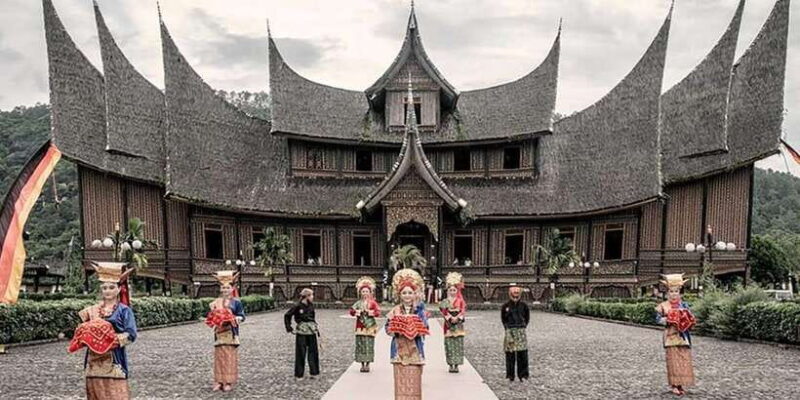 Padang Tour Package 4D3N - Transportation and Comfort