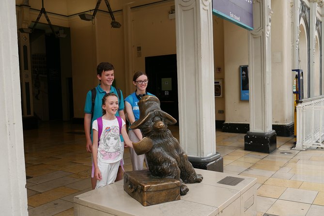 Paddington Taxi Tour Review: A Mixed Experience - Issues With Guide Engagement