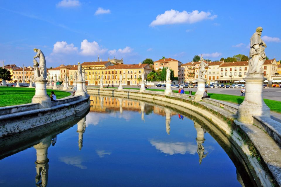 Padua: Explore the Historic City on a Private Guided Tour - Exploring Paduas Historic Squares