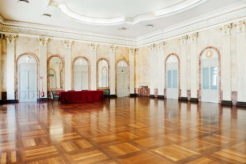 Padua Guided Visit to the Verdi Theater - The Experience of Visiting