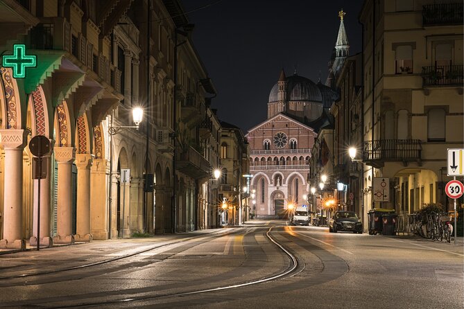 Padua Scavenger Hunt and Highlights Self-Guided Tour - Engaging in the Scavenger Hunt