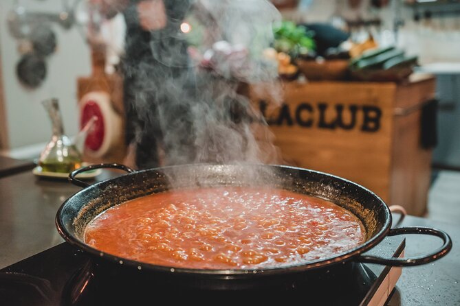 Paella Experience and Bottomless Wine in Barcelona - Welcome Drink and Workshop