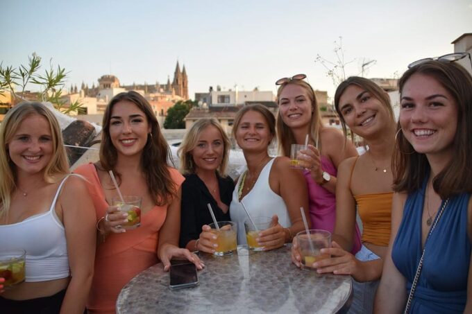 Paella Over Palma - Connecting With Hosts