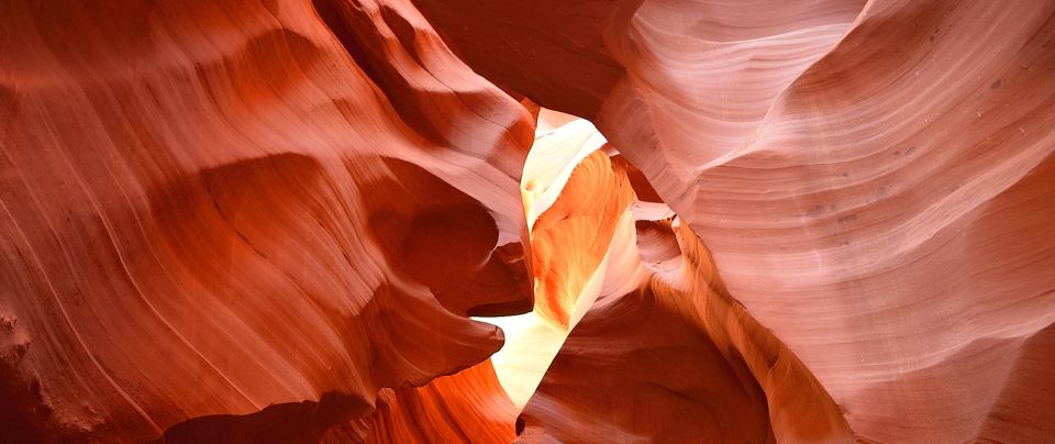 Page: Lower Antelope Canyon Ticket and Guided Hiking Tour - Capturing Memorable Photographs